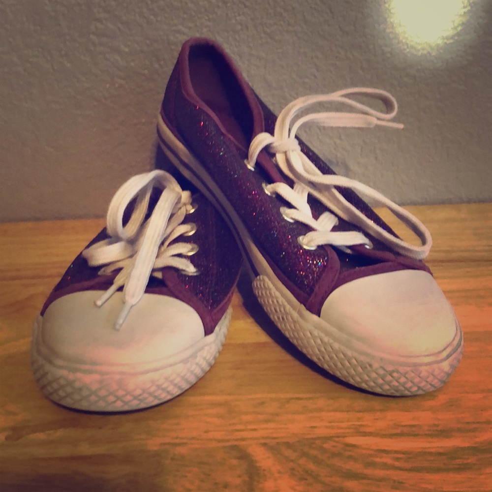 ✨💜Super Sparkly Kicks!